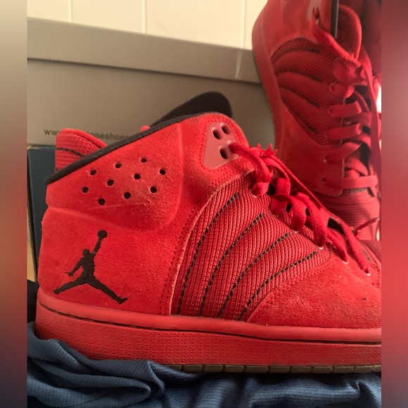 Nike Jordan 1 Flight 4 Premium Red Suede Shoes
Mens 838818-600 Size 8 - Picture 3 of 4